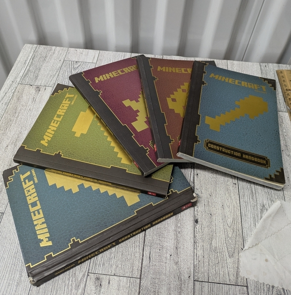 Minecraft Hardcover Book Set - Picture 2 of 11